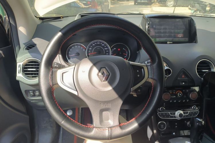 Used Renault Koleos 2013 2.5L Two-Wheel Drive Comfort Edition Steering Wheel