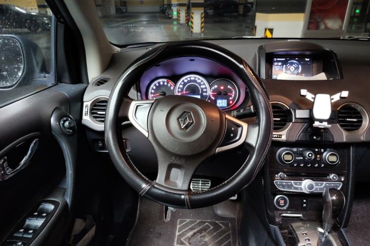 Used Renault Koleos 2013 2.5L Two-Wheel-Drive Luxury Edition Steering Wheel