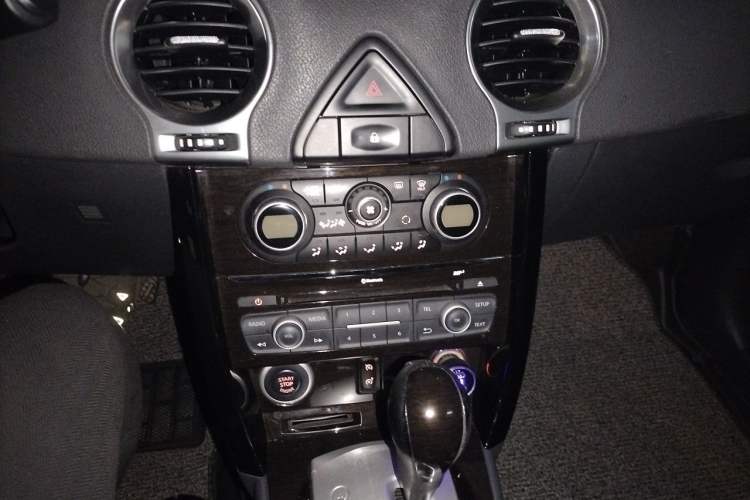 Used Renault Koleos 2013 2.5L Two-Wheel Drive Comfort Edition with Navigation Audio And AC Panel