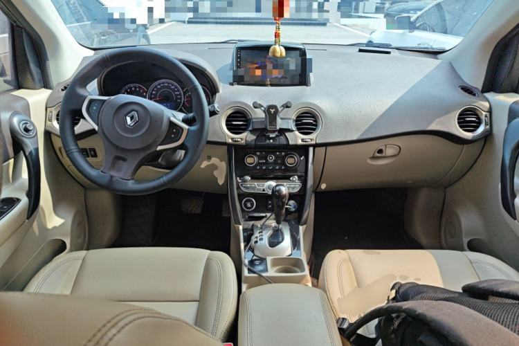 Used Renault Koleos 2013 2.5L Two-Wheel Drive Comfort Edition Center Console