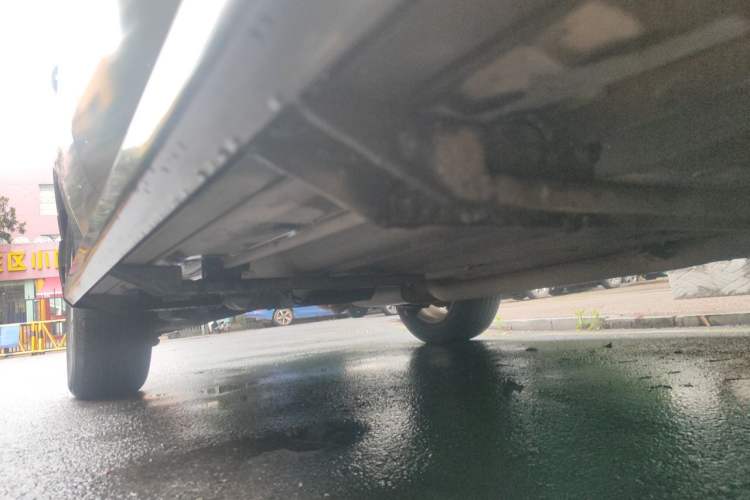 Used Renault Koleos 2013 2.5L 4x4 Urban Edition Chassis Front Right