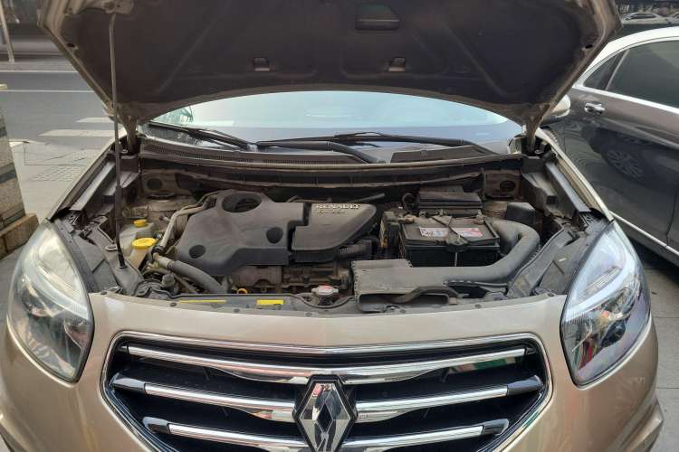 Used Renault Koleos 2013 2.5L Two-Wheel Drive Comfort Edition Engine Bay