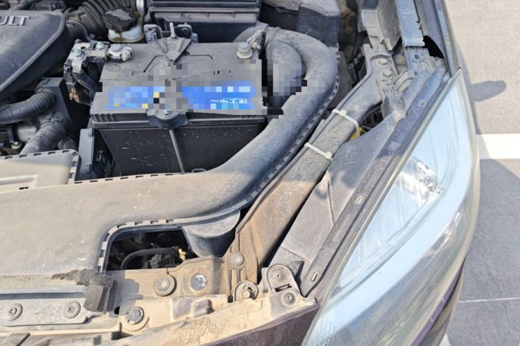 Used Renault Koleos 2013 2.5L Two-Wheel Drive Comfort Edition Engine Bay Left