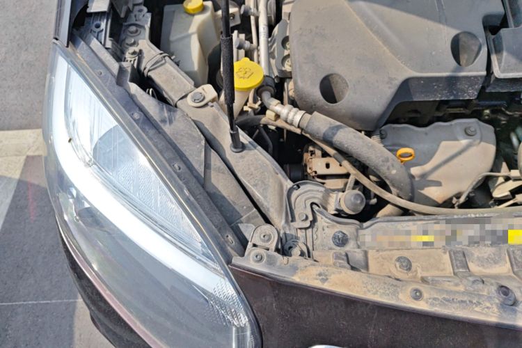 Used Renault Koleos 2013 2.5L Two-Wheel Drive Comfort Edition Engine Bay Right