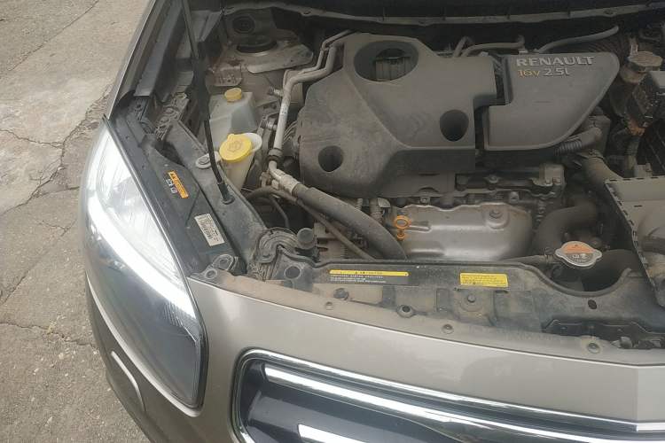 Used Renault Koleos 2013 2.5L Two-Wheel-Drive Luxury Edition Engine Bay Right