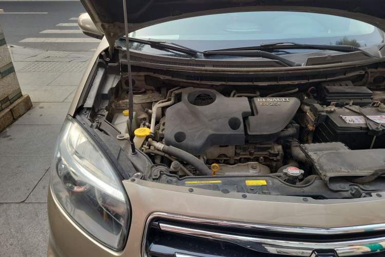 Used Renault Koleos 2013 2.5L Two-Wheel Drive Comfort Edition Engine Bay Right