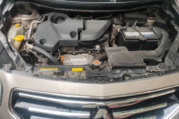 Used Renault Koleos 2013 2.5L 4x4 Urban Edition Engine Bay