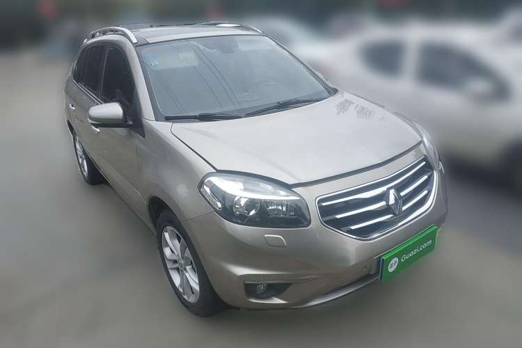 Used Renault Koleos 2013 2.5L Two-Wheel-Drive Luxury Edition Front Right 45 Deg