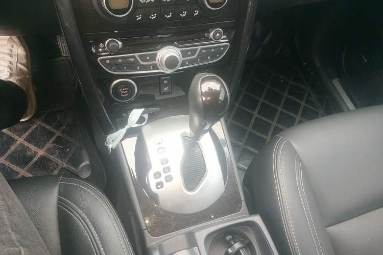 Used Renault Koleos 2013 2.5L Two-Wheel-Drive Luxury Edition Gear Lever