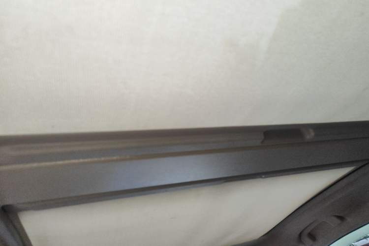 Used Renault Koleos 2013 2.5L 4x4 Urban Edition Headliner