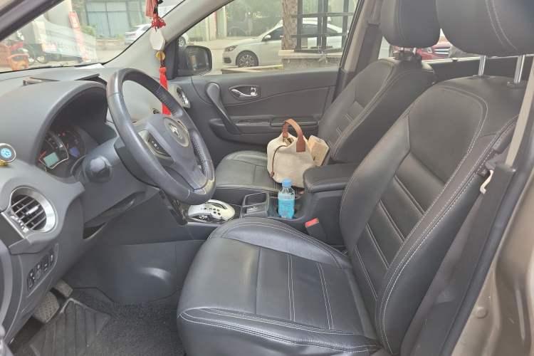 Used Renault Koleos 2013 2.5L Two-Wheel Drive Comfort Edition Left Front Seat