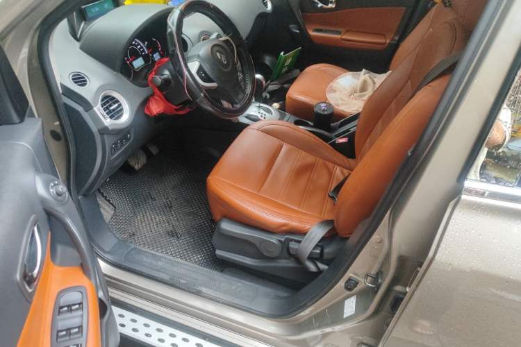 Used Renault Koleos 2013 2.5L 4x4 Urban Edition Left Front Seat
