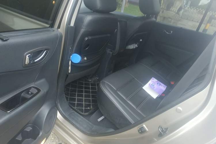 Used Renault Koleos 2013 2.5L Two-Wheel-Drive Luxury Edition Left Rear Seat