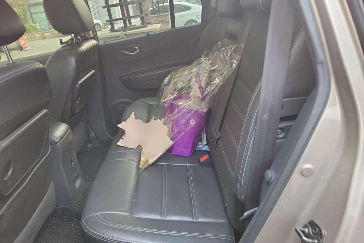 Used Renault Koleos 2013 2.5L Two-Wheel Drive Comfort Edition Left Rear Seat