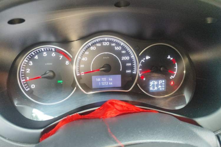 Used Renault Koleos 2013 2.5L 4x4 Urban Edition Odometer Close Up