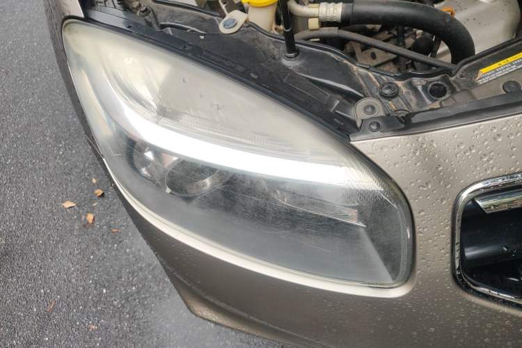 Used Renault Koleos 2013 2.5L 4x4 Urban Edition Right Front Headlight