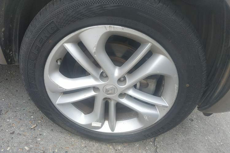 Used Renault Koleos 2013 2.5L Two-Wheel-Drive Luxury Edition Right Front Wheel Hub