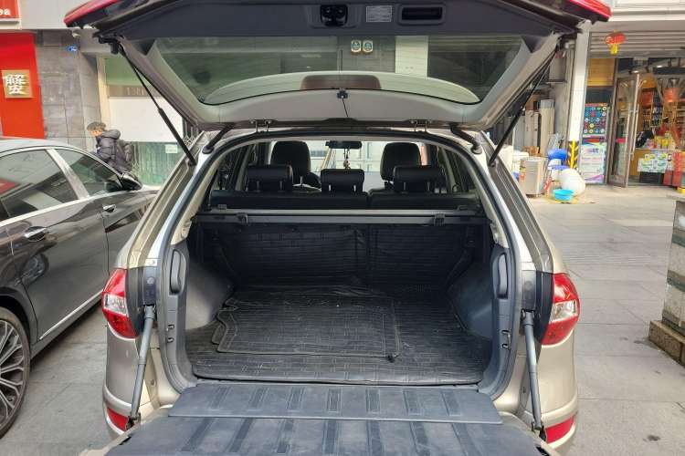 Used Renault Koleos 2013 2.5L Two-Wheel Drive Comfort Edition Trunk