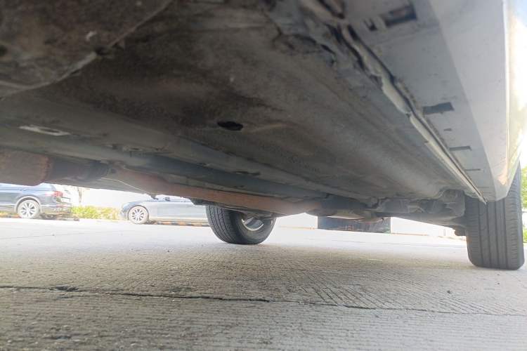 Used Renault Koleos 2013 2.5L 4x4 Comfort Edition Chassis Front Left