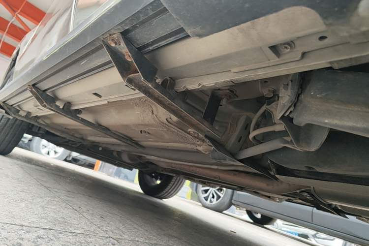 Used Renault Koleos 2013 2.5L Two-Wheel Drive Luxury Navigation Edition Chassis Rear Left