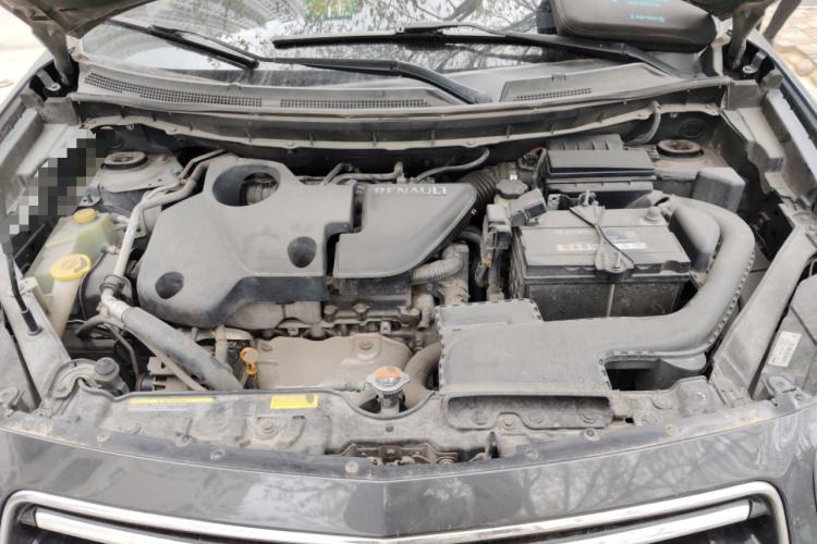 Used Renault Koleos 2013 2.5L 4x4 Comfort Edition Engine Bay