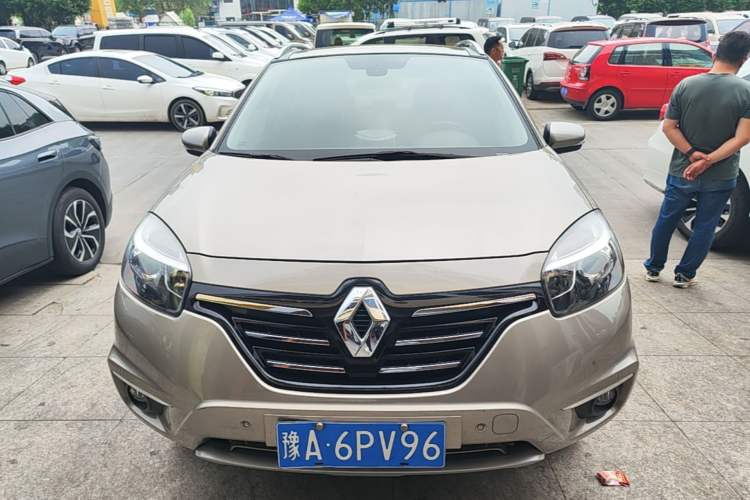 Used Renault Koleos 2013 2.5L Two-Wheel Drive Luxury Navigation Edition Front