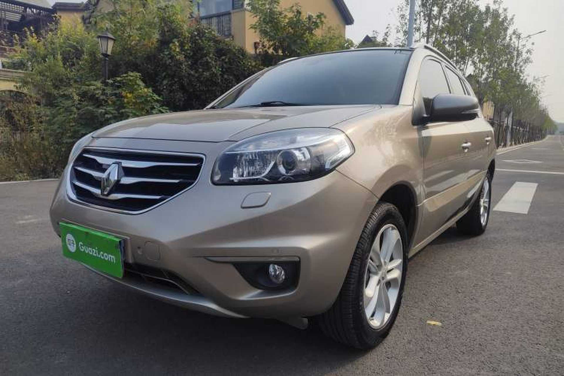 Used Renault Koleos 2013 2.5L Two-Wheel Drive Luxury Navigation Edition Front Left 45 Deg