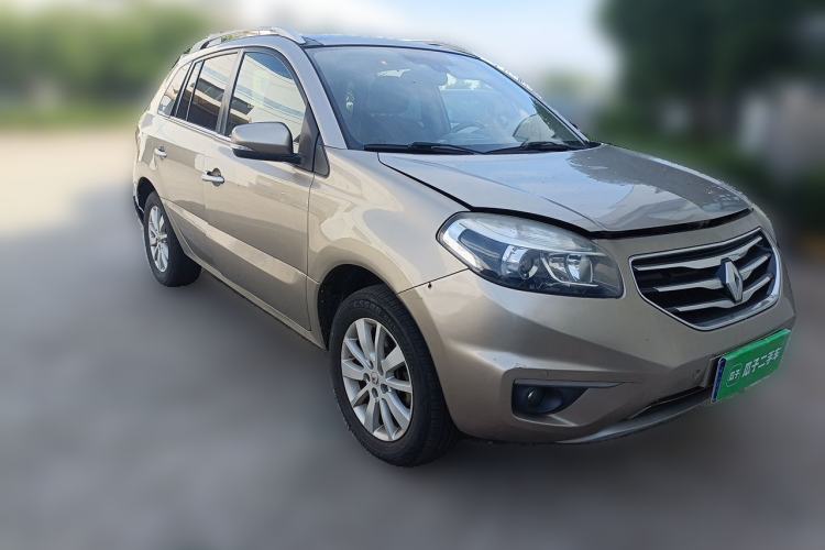 Used Renault Koleos 2013 2.5L 4x4 Comfort Edition Front Right 45 Deg