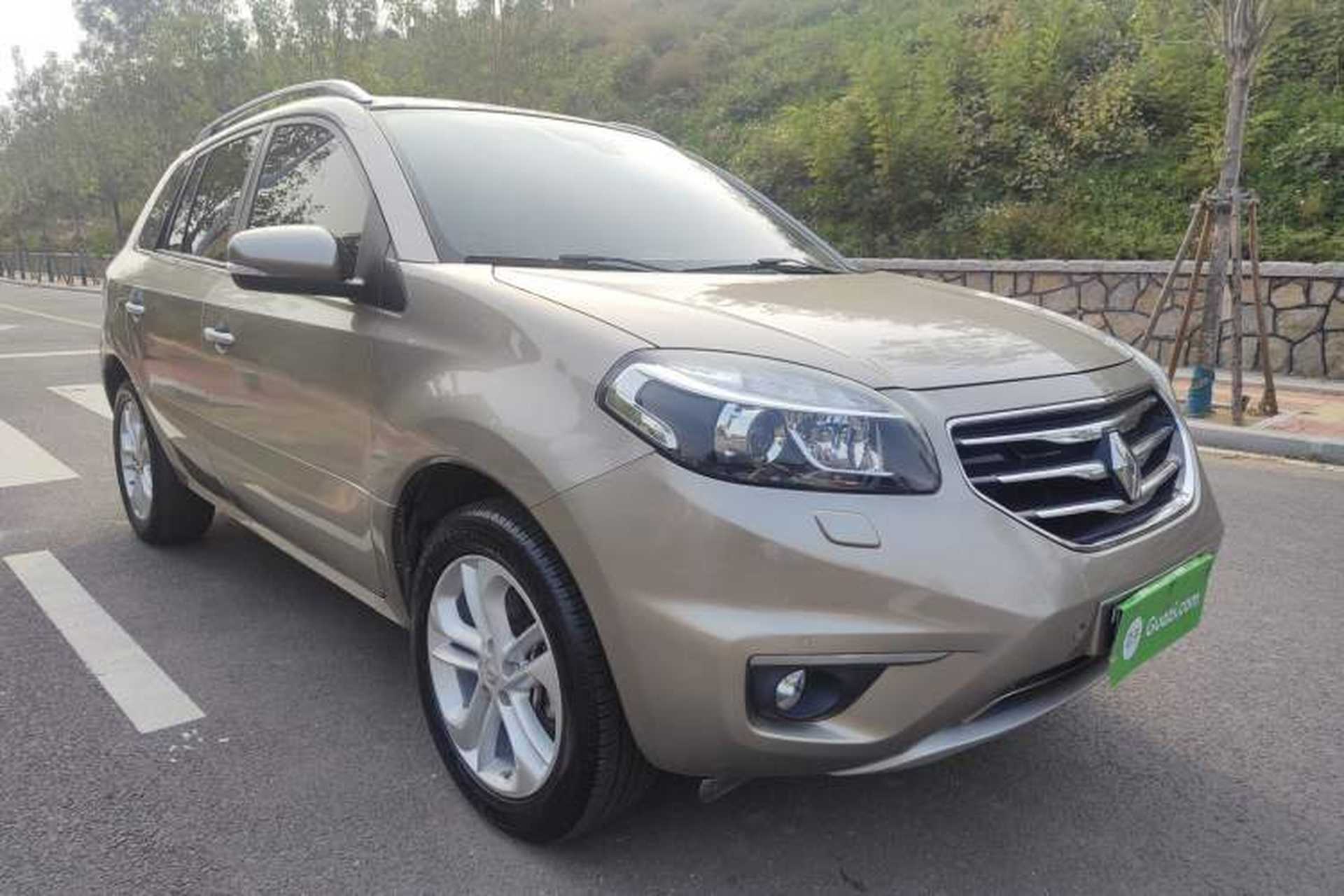 Used Renault Koleos 2013 2.5L Two-Wheel Drive Luxury Navigation Edition Front Right 45 Deg