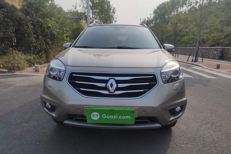 Used Renault Koleos 2013 2.5L Two-Wheel Drive Luxury Navigation Edition Front