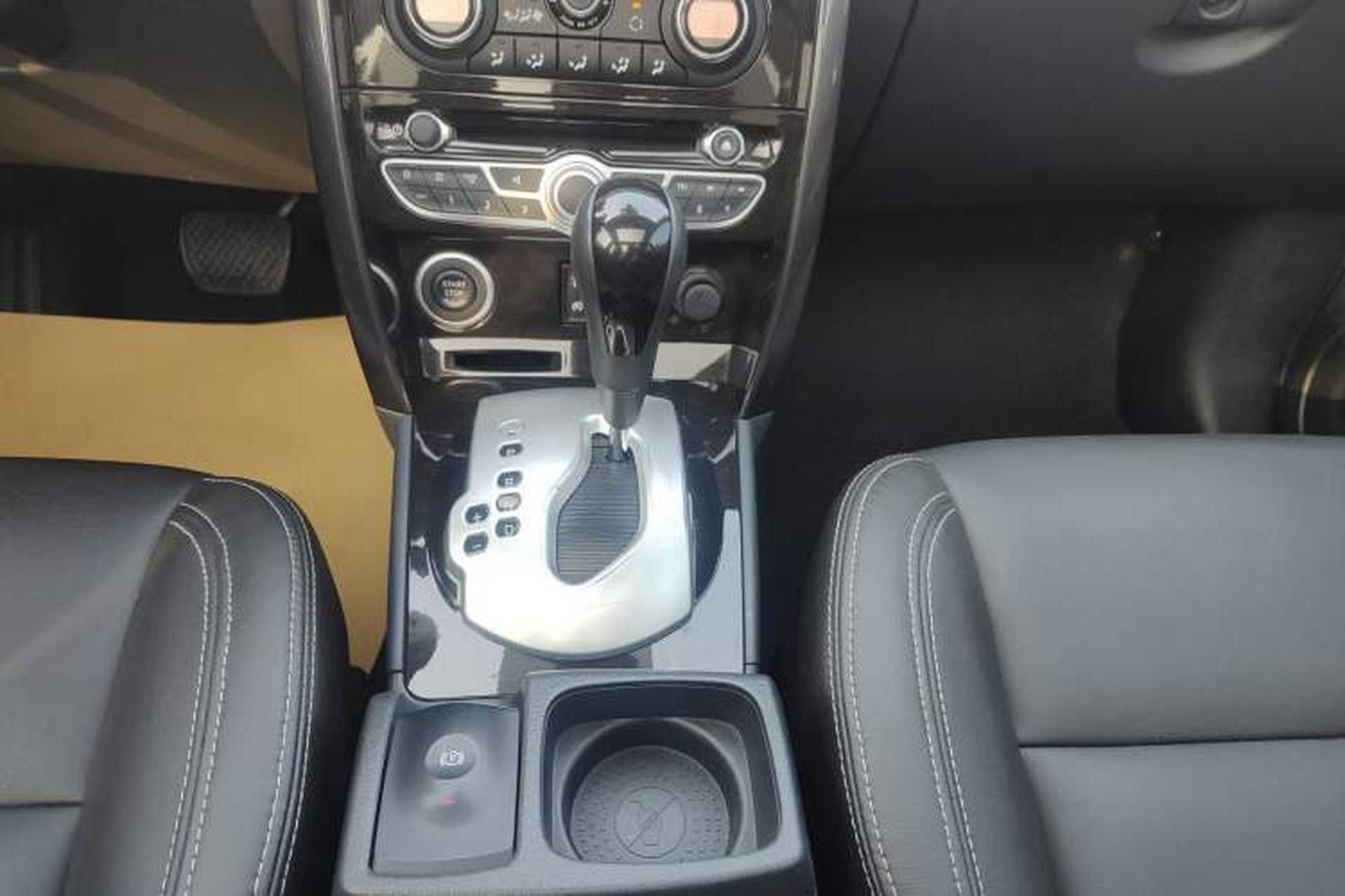 Used Renault Koleos 2013 2.5L Two-Wheel Drive Luxury Navigation Edition Gear Lever