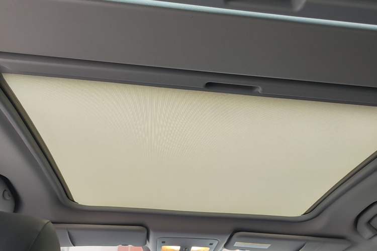 Used Renault Koleos 2013 2.5L Two-Wheel Drive Luxury Navigation Edition Headliner