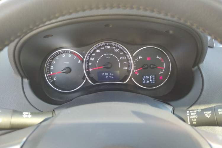 Used Renault Koleos 2013 2.5L Two-Wheel Drive Luxury Navigation Edition Instrument Cluster