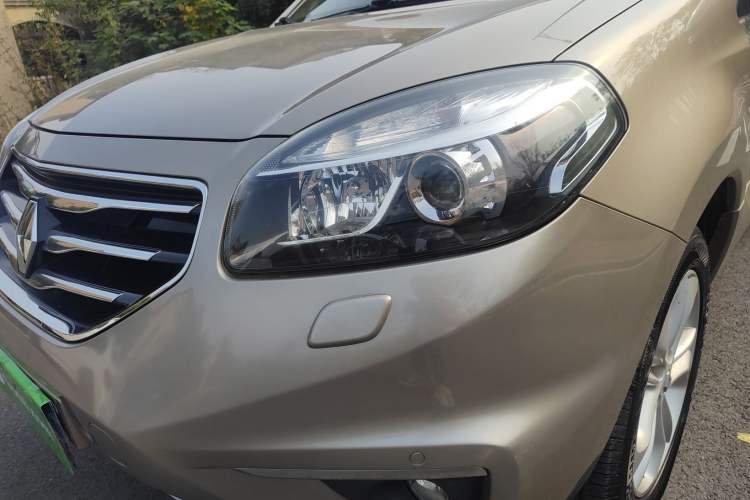 Used Renault Koleos 2013 2.5L Two-Wheel Drive Luxury Navigation Edition Left Front Headlight