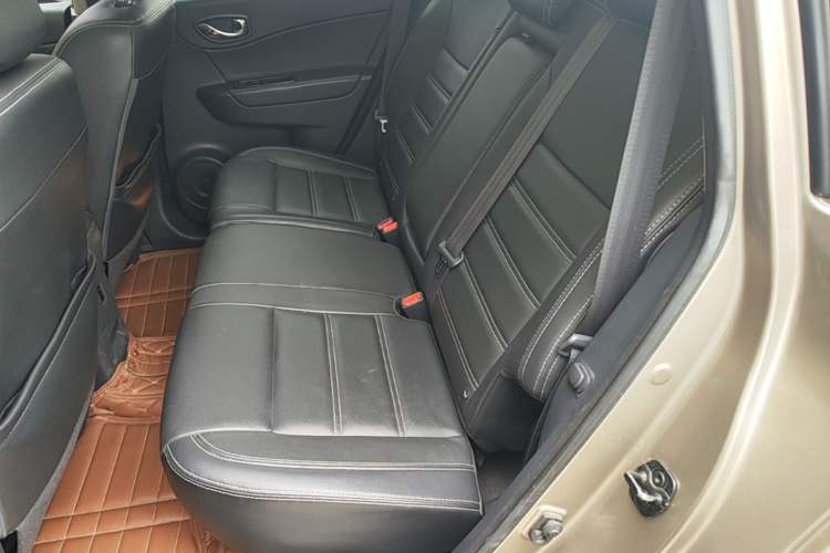Used Renault Koleos 2013 2.5L Two-Wheel Drive Luxury Navigation Edition Left Rear Seat