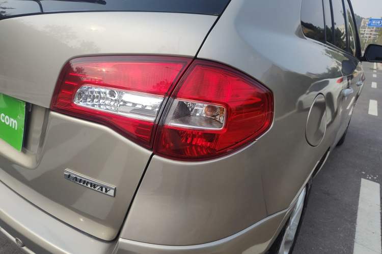 Used Renault Koleos 2013 2.5L Two-Wheel Drive Luxury Navigation Edition Right Rear Taillight