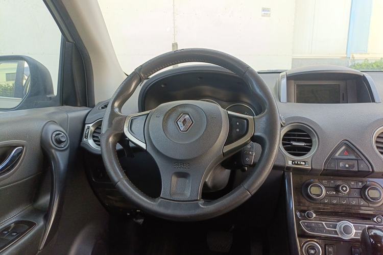 Used Renault Koleos 2013 2.5L 4x4 Comfort Edition Steering Wheel