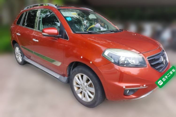 Used Renault Koleos 2013 2.5L Two-Wheel Drive Comfort Edition with Navigation Front Right 45 Deg