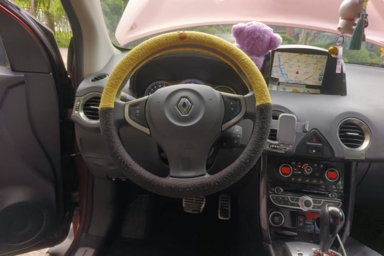 Used Renault Koleos 2013 2.5L Two-Wheel Drive Comfort Edition with Navigation Steering Wheel