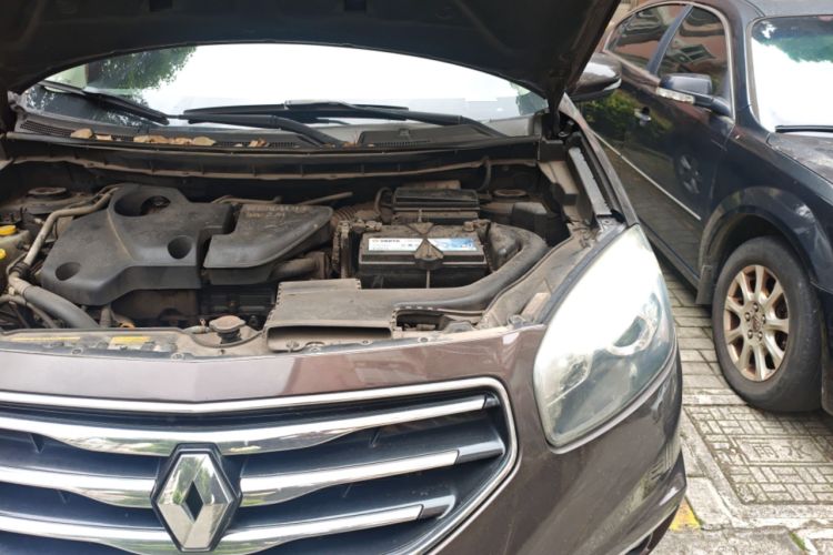 Used Renault Koleos 2013 2.5L Two-Wheel-Drive Urban Edition Engine Bay Left