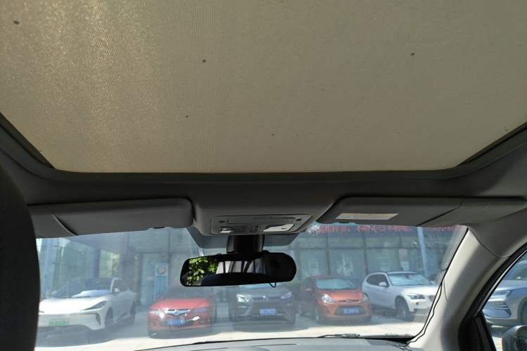 Used Renault Koleos 2013 2.5L Two-Wheel Drive Comfort Edition Headliner