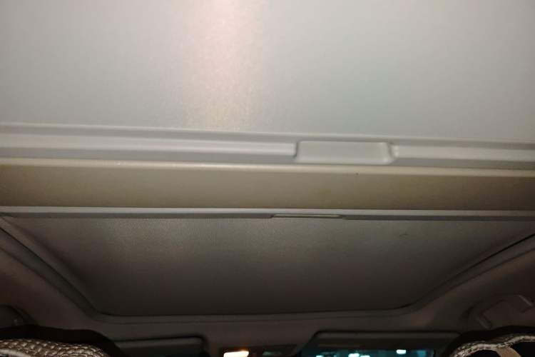 Used Renault Koleos 2013 2.5L Two-Wheel Drive Comfort Edition Headliner