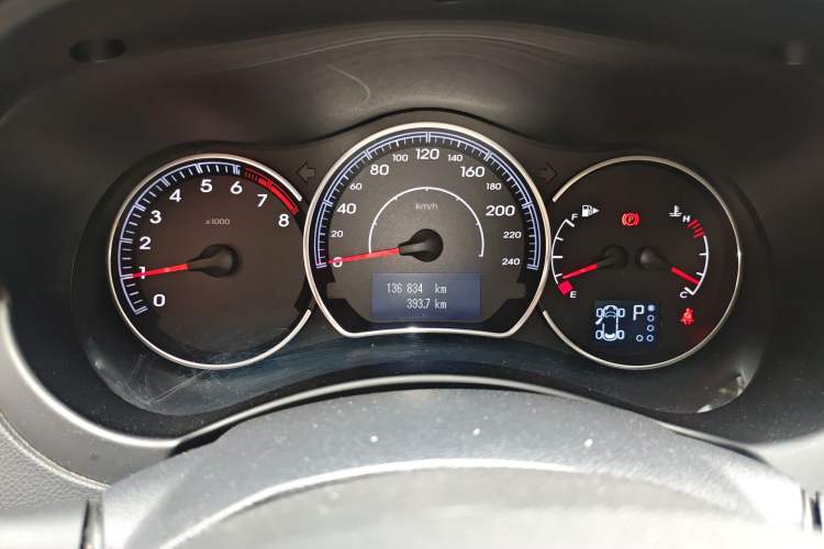 Used Renault Koleos 2013 2.5L Two-Wheel-Drive Urban Edition Odometer Close Up