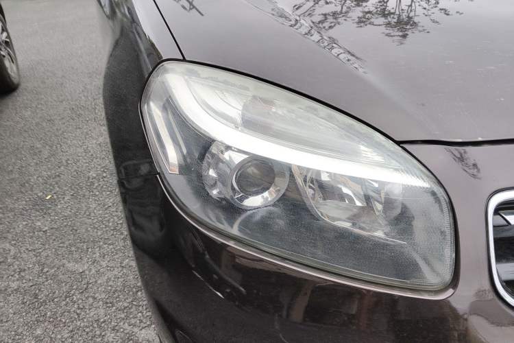 Used Renault Koleos 2013 2.5L 4x4 Comfort Edition Right Front Headlight
