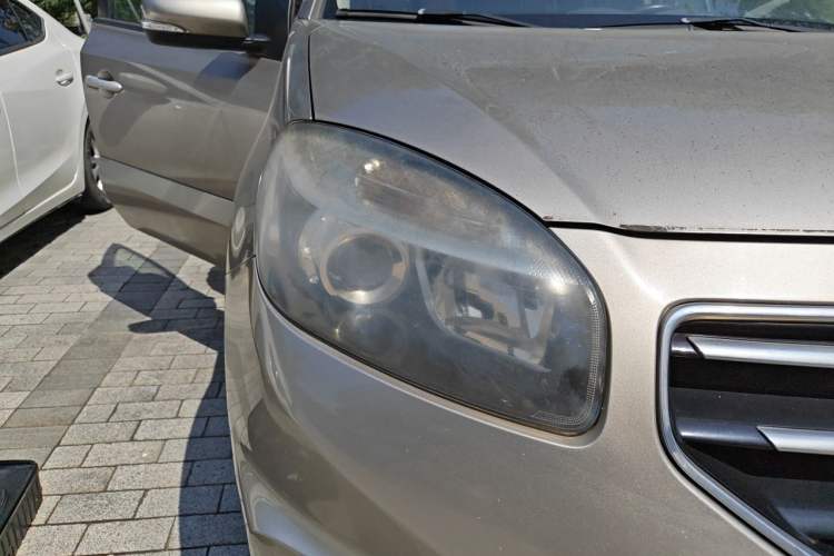 Used Renault Koleos 2013 2.5L Two-Wheel Drive Comfort Edition Right Front Headlight