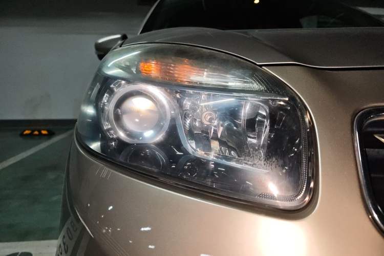 Used Renault Koleos 2013 2.5L Two-Wheel Drive Comfort Edition Right Front Headlight