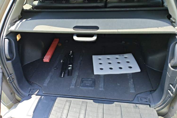 Used Renault Koleos 2013 2.5L Two-Wheel Drive Comfort Edition Trunk