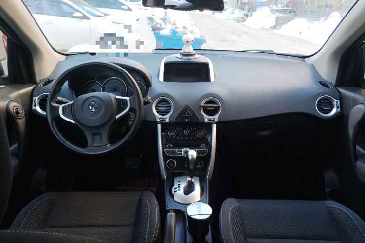 Used Renault Koleos 2013 2.5L Two-Wheel-Drive Urban Edition Center Console
