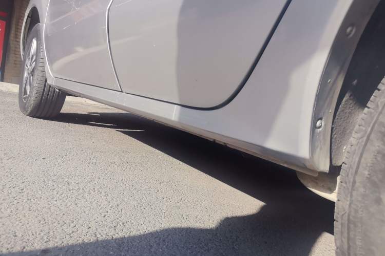 Used Renault Koleos 2013 2.5L Two-Wheel Drive Comfort Edition Chassis Rear Left