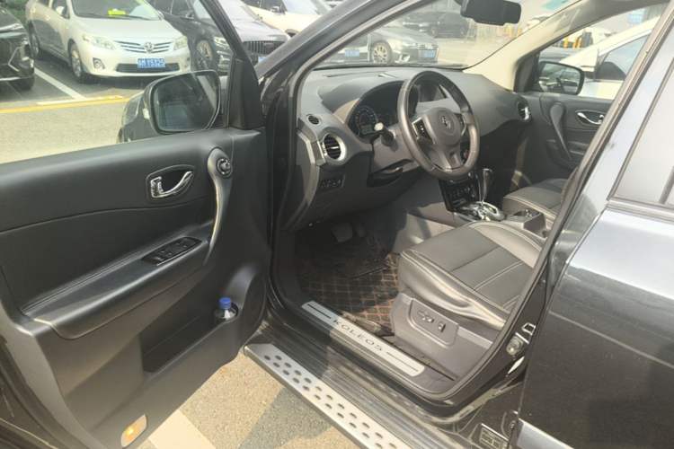 Used Renault Koleos 2013 2.5L 4x4 Comfort Edition with Navigation Driver Seat